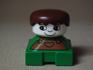 Duplo - chlapeček 2x2 nopy, zelené triko s hnědou zástěrou, r.1991, C