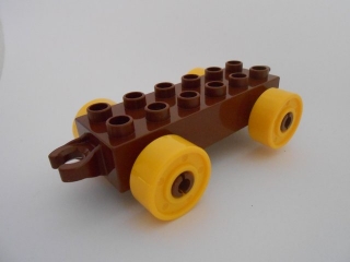 Duplo - podvozek, hnědý - žlutá kolečka, r. 2013, A